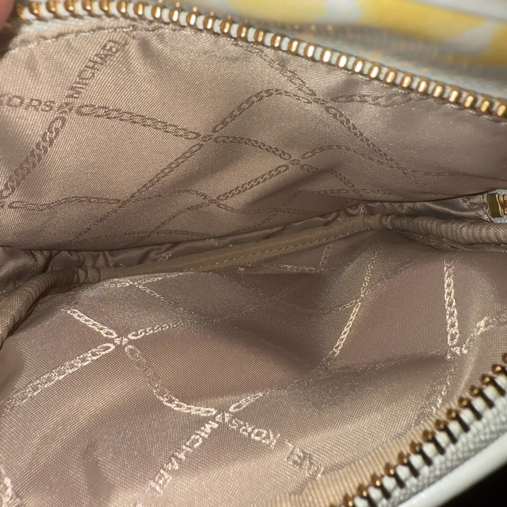 Michael Kors - Jet Set Medium Tie Dye Smartphone Crossbody Bag - Picture 6 of 7
